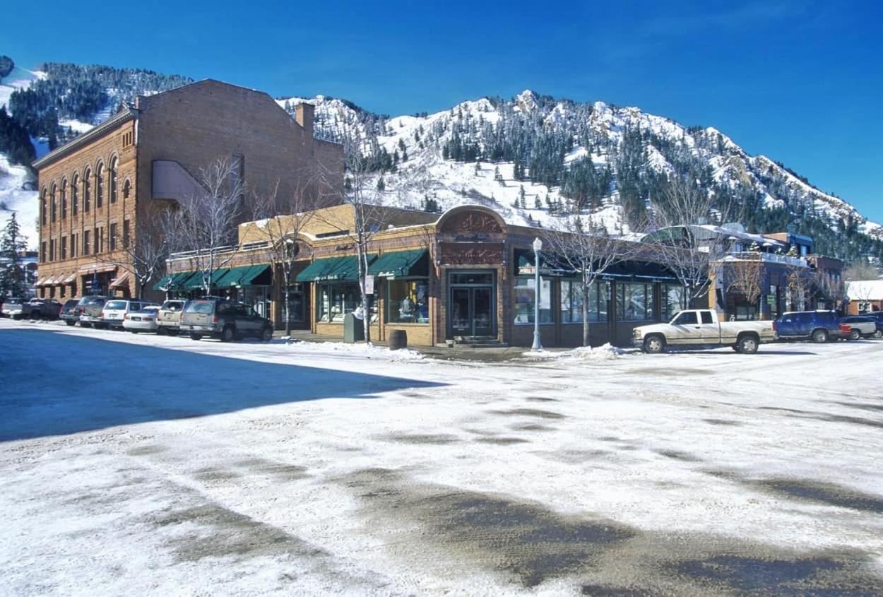 New Listing 2Br 2Ba Condo - Mountain Views Аспън Екстериор снимка