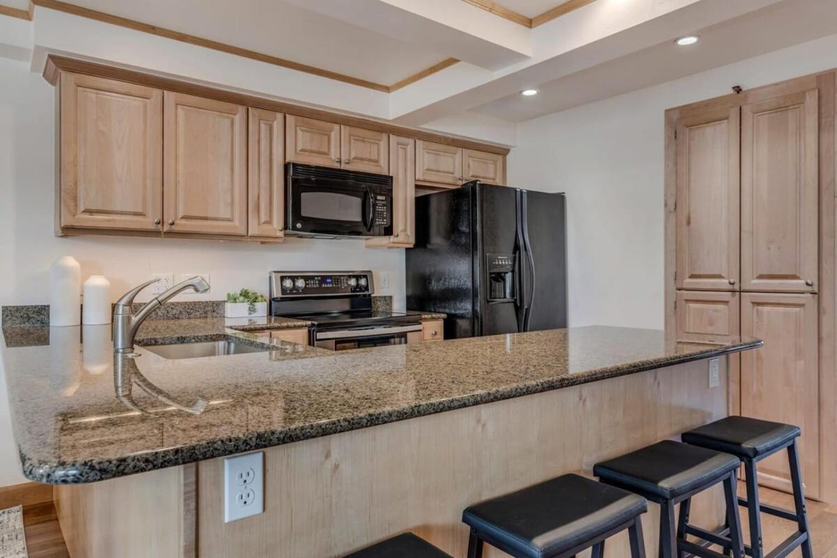 New Listing 2Br 2Ba Condo - Mountain Views Аспън Екстериор снимка