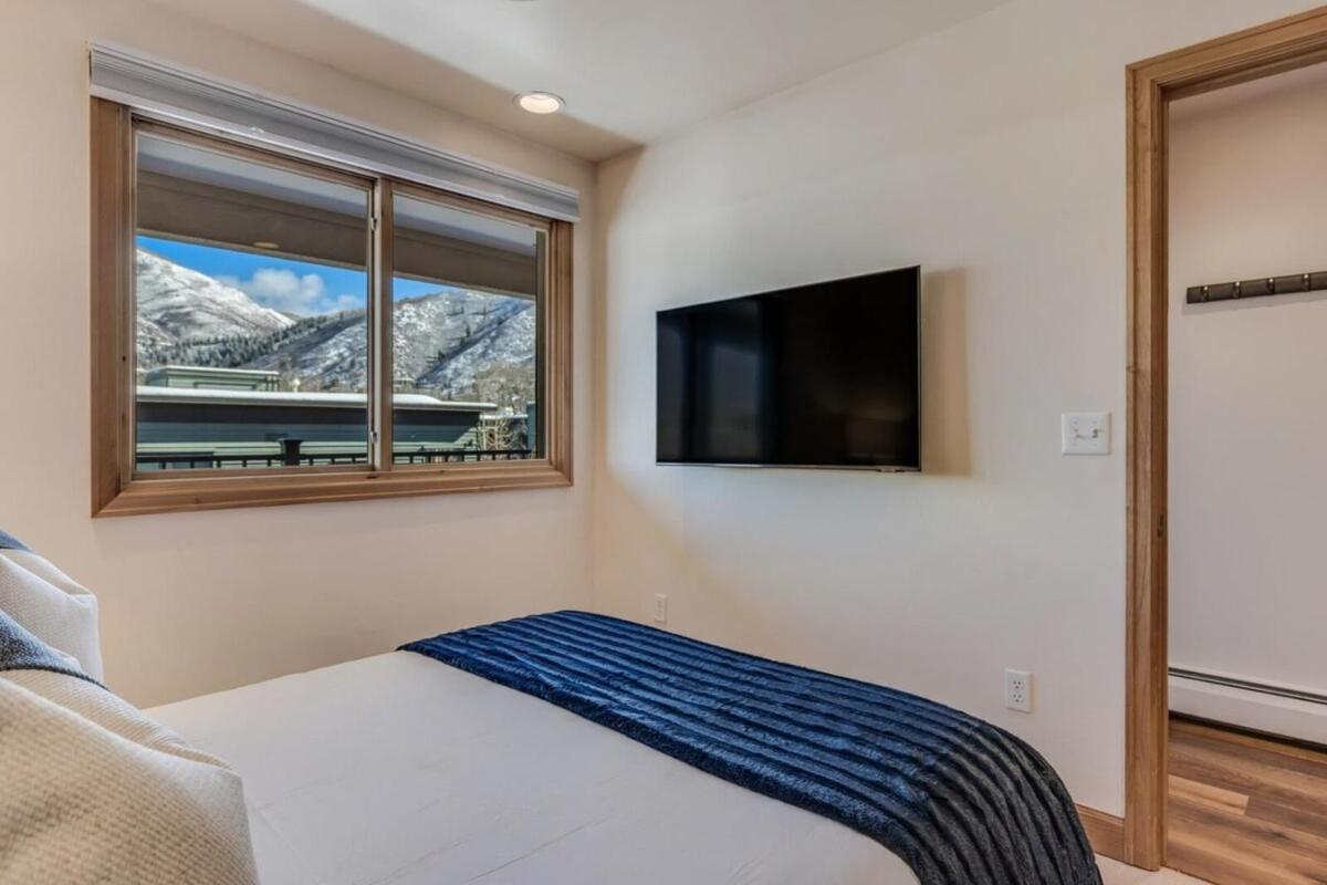 New Listing 2Br 2Ba Condo - Mountain Views Аспън Екстериор снимка