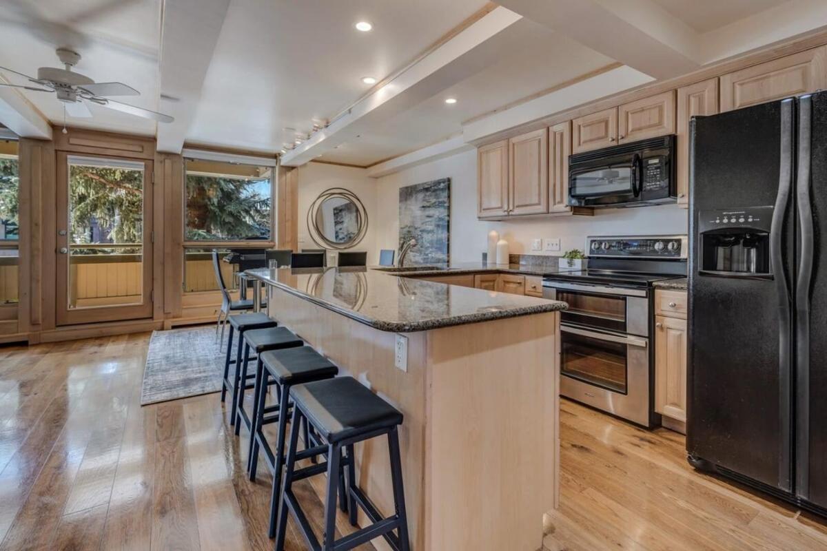 New Listing 2Br 2Ba Condo - Mountain Views Аспън Екстериор снимка